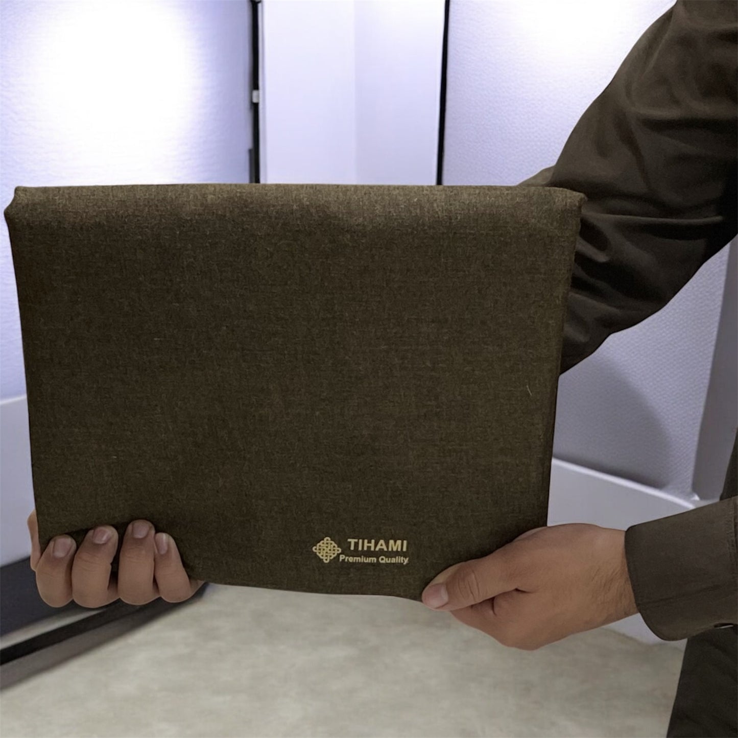 Golden Brown “Seltish Wool” special for Mid + Winter Seasons